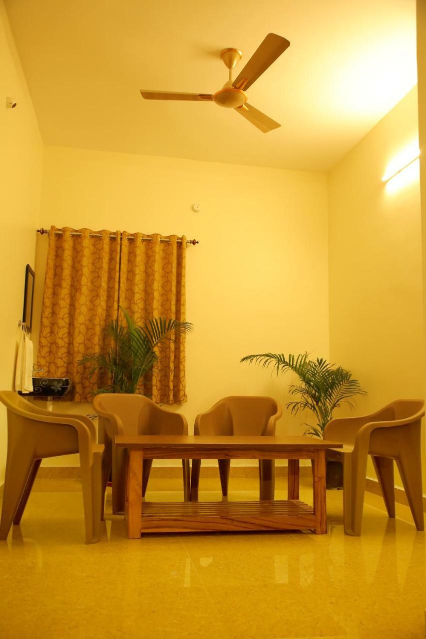 Bhavana Homestay Tirupati Extérieur photo